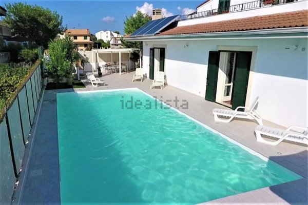 casa indipendente in vendita a Pozzallo