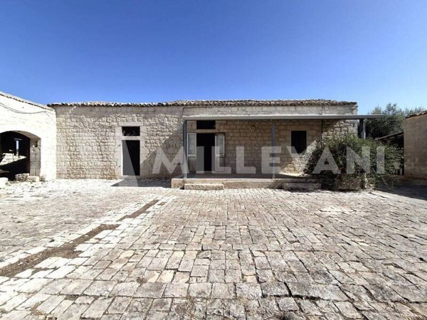 casa indipendente in vendita a Pozzallo