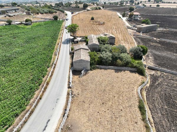 casa indipendente in vendita a Ragusa