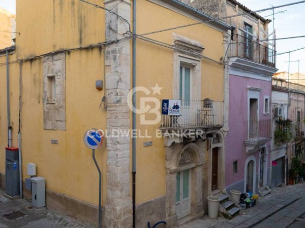 casa indipendente in vendita a Ragusa in zona Ibla