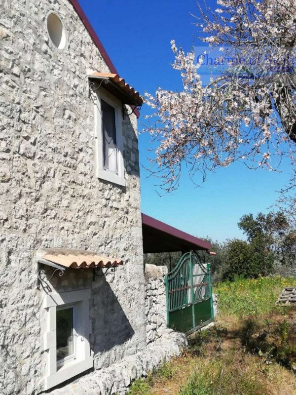 casa indipendente in vendita a Ragusa in zona San Giacomo / Bellocozzo