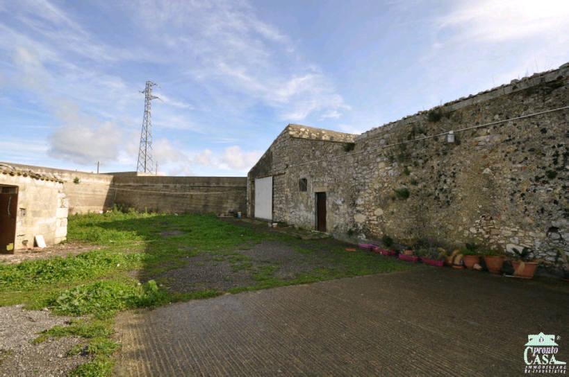 casa indipendente in vendita a Ragusa