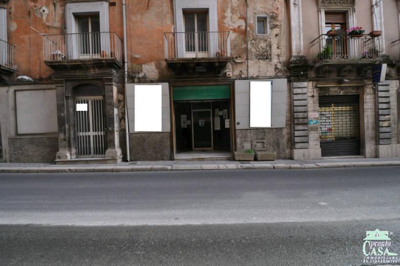 locale commerciale in vendita a Ragusa in zona Ragusa Centro
