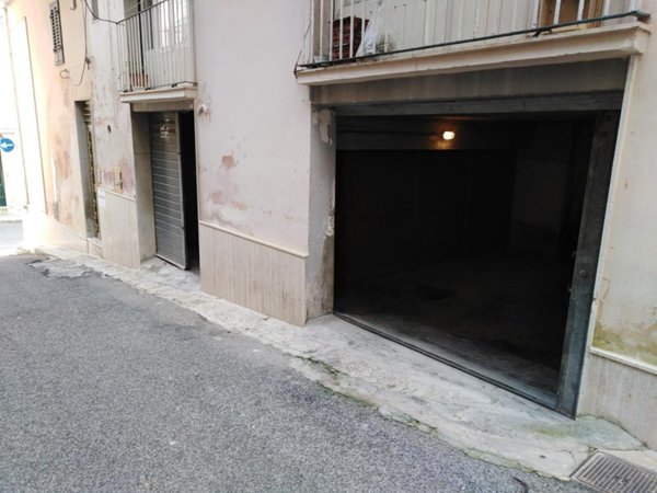 locale commerciale in vendita a Ragusa in zona Ragusa Centro