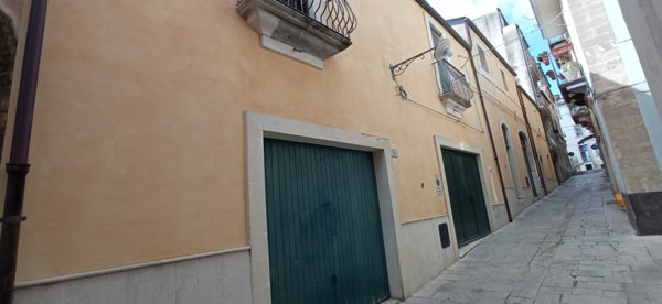 casa indipendente in vendita a Ragusa in zona Ragusa Centro