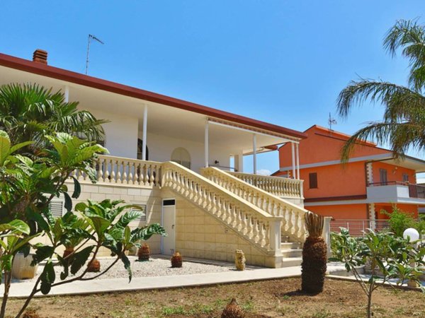 casa indipendente in vendita a Ragusa in zona Marina
