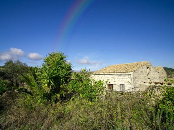 casa indipendente in vendita a Ragusa in zona San Giacomo / Bellocozzo