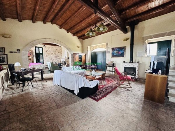 casa indipendente in vendita a Ragusa in zona Marina