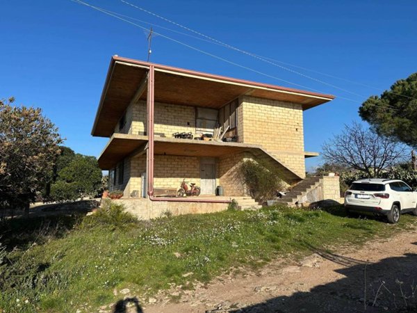 casa indipendente in vendita a Ragusa