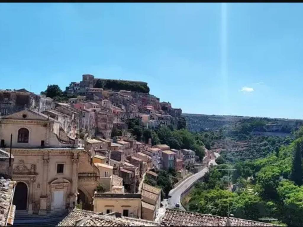 casa indipendente in vendita a Ragusa in zona Ibla