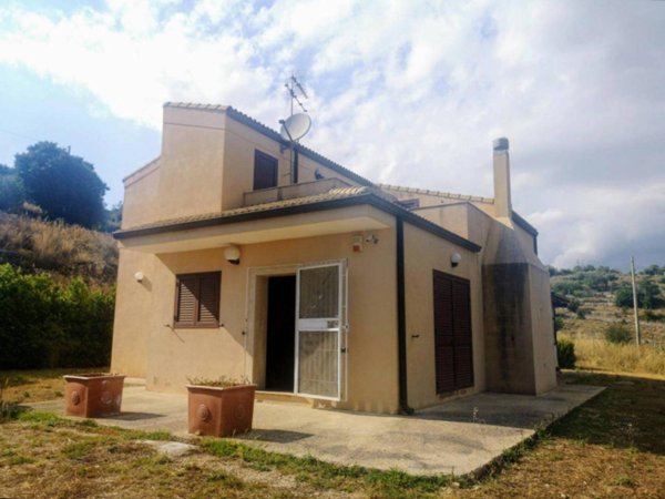 casa indipendente in vendita a Ragusa in zona Ibla
