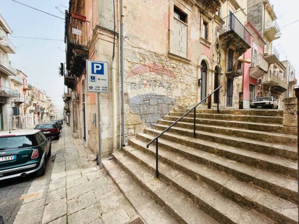 casa indipendente in vendita a Ragusa in zona Ragusa Centro