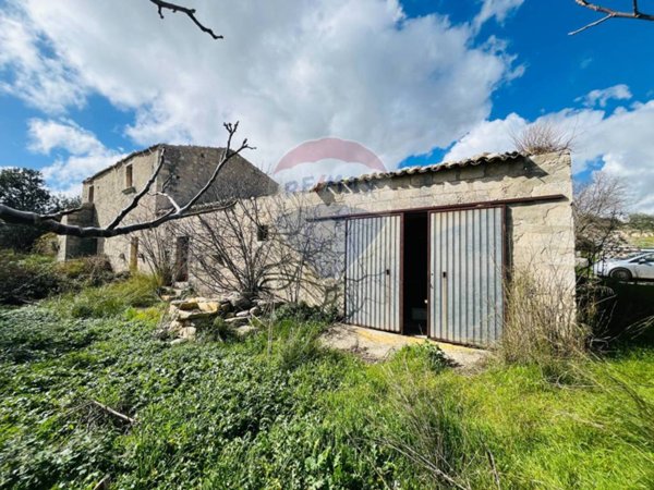 casa indipendente in vendita a Ragusa