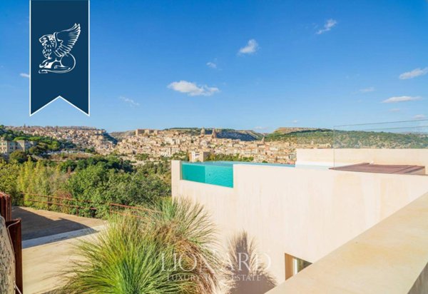 casa indipendente in vendita a Ragusa in zona Ibla