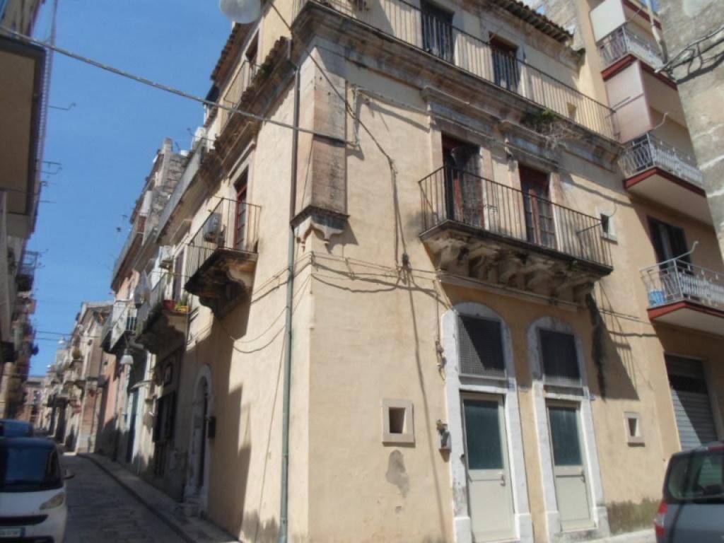 casa semindipendente in vendita a Ragusa in zona Ibla