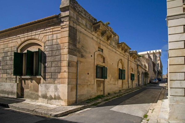casa indipendente in vendita a Ragusa in zona Ibla