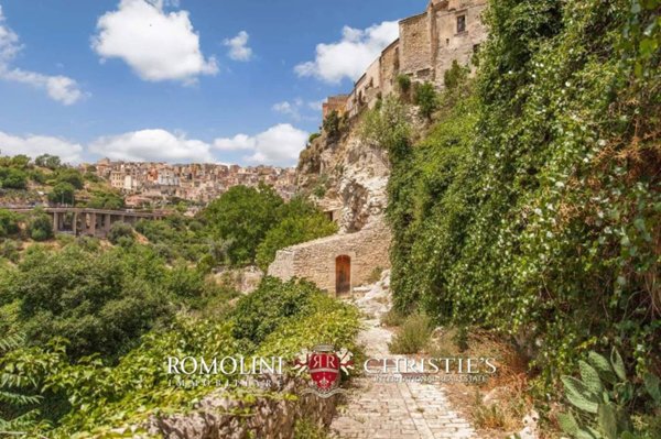 casa indipendente in vendita a Ragusa in zona Ragusa Centro