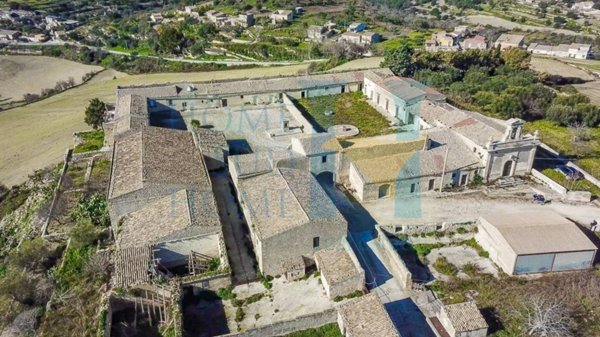 casa indipendente in vendita a Ragusa in zona Ragusa Centro
