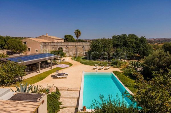 casa indipendente in vendita a Ragusa in zona Marina