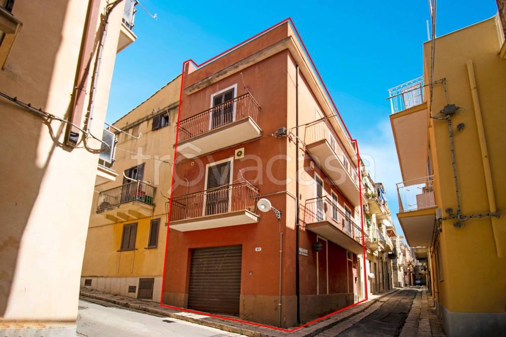 casa indipendente in vendita a Ragusa in zona Ragusa Centro