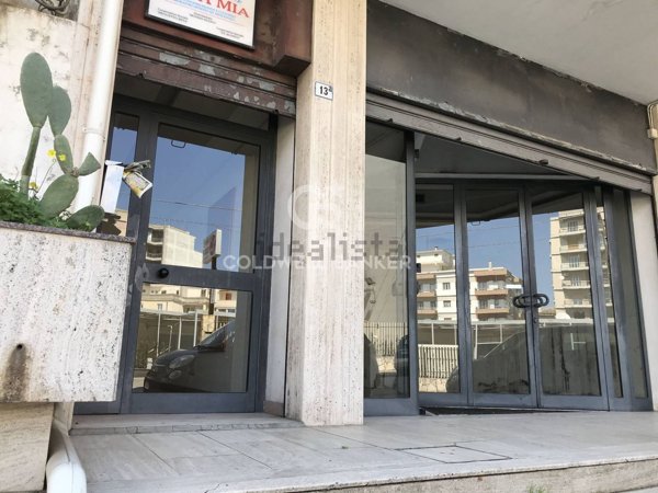 locale commerciale in vendita a Ragusa