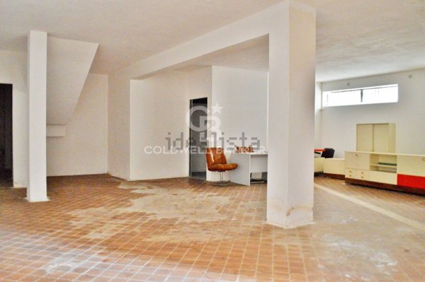 locale di sgombero in vendita a Ragusa