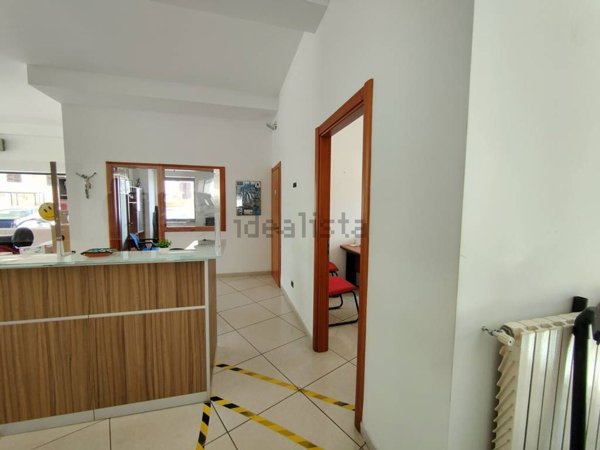locale commerciale in vendita a Ragusa