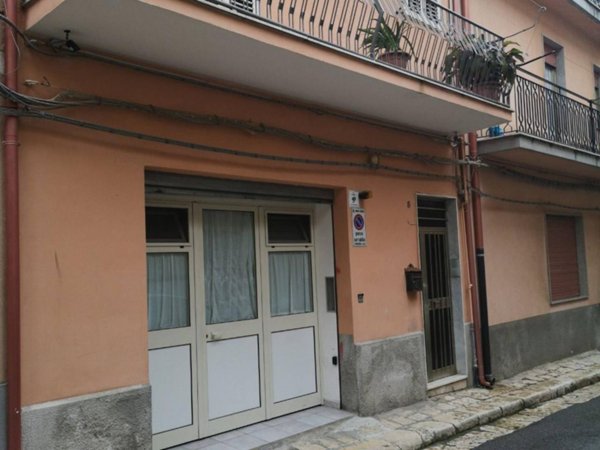 casa indipendente in vendita a Ragusa in zona Ibla