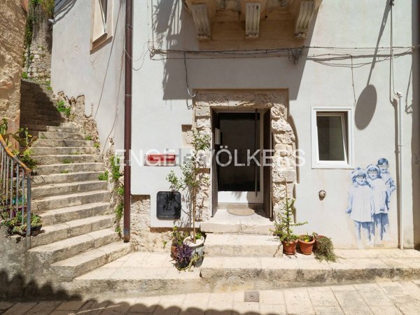 casa indipendente in vendita a Ragusa in zona Ibla