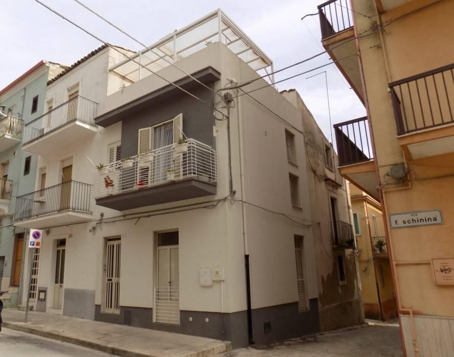casa indipendente in vendita a Ragusa in zona Ibla