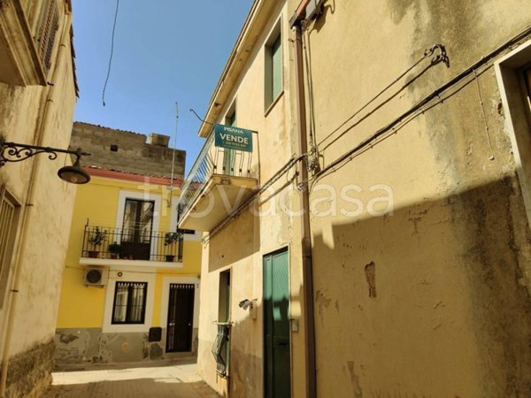 casa indipendente in vendita a Ragusa in zona Ragusa Centro
