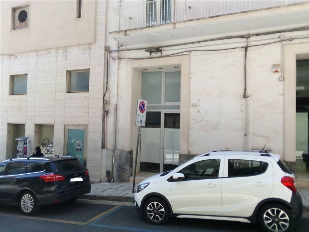 negozio in vendita a Ragusa in zona Ragusa Centro