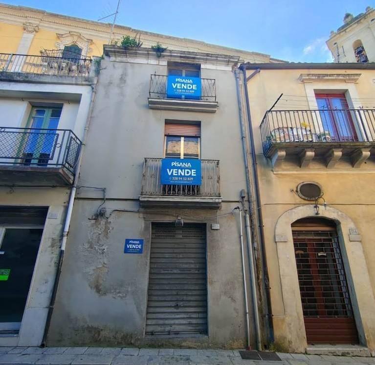 casa indipendente in vendita a Ragusa in zona Ibla
