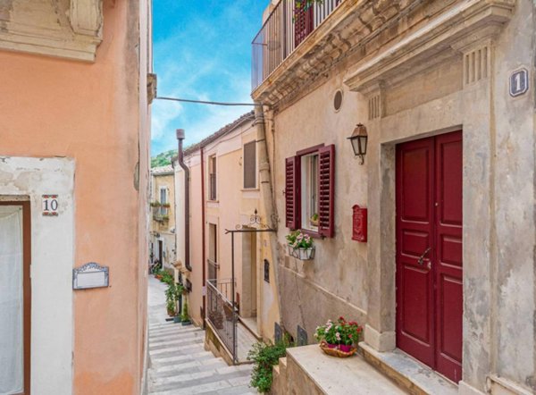 casa indipendente in vendita a Ragusa in zona Ibla