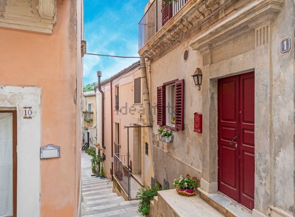 casa indipendente in vendita a Ragusa in zona Ibla