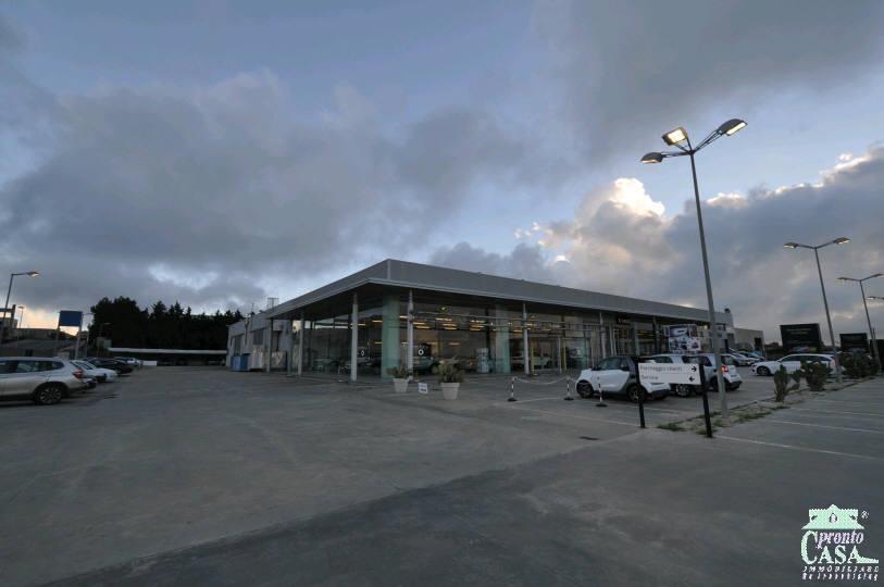locale commerciale in vendita a Ragusa