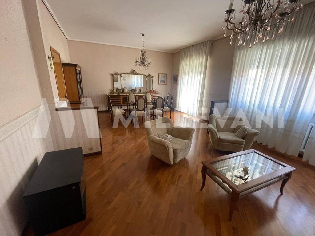 intera palazzina in vendita a Ragusa in zona Ibla