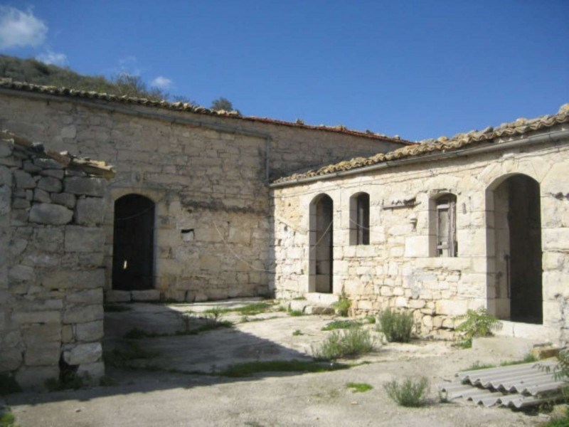 casa indipendente in vendita a Ragusa in zona San Giacomo / Bellocozzo