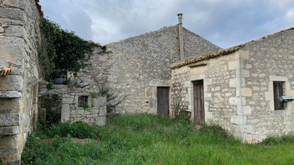 casa indipendente in vendita a Ragusa in zona San Giacomo / Bellocozzo