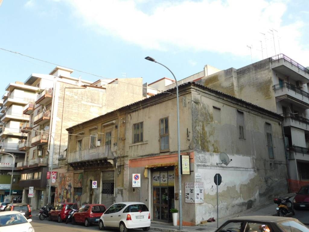 casa indipendente in vendita a Ragusa in zona Ibla