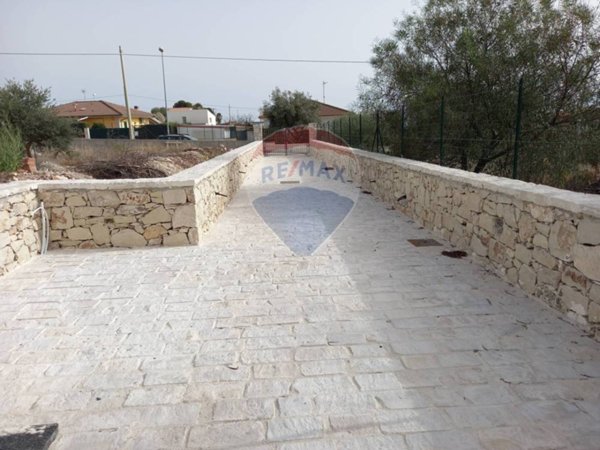 casa indipendente in vendita a Ragusa in zona Marina
