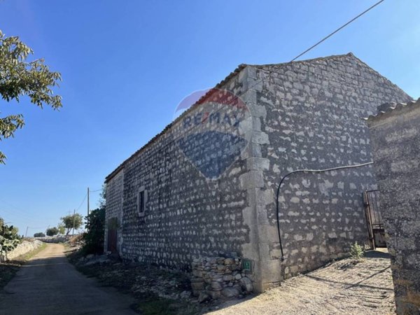 casa indipendente in vendita a Ragusa in zona San Giacomo / Bellocozzo