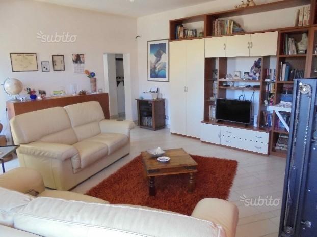 casa indipendente in vendita a Ragusa