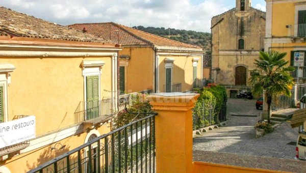 casa indipendente in vendita a Ragusa in zona Ibla