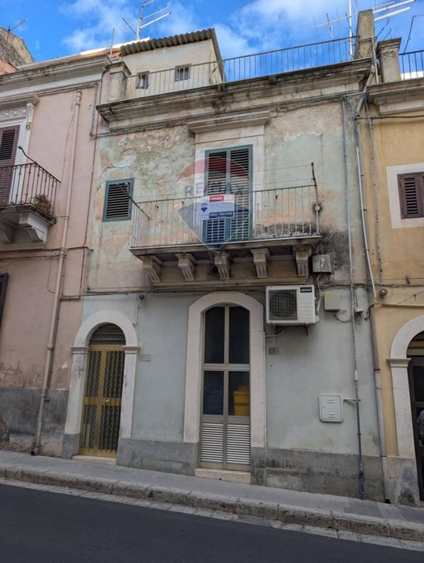 casa indipendente in vendita a Ragusa in zona Ibla