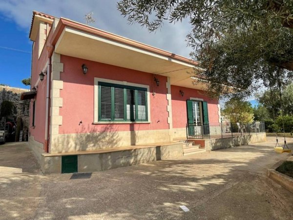 casa indipendente in vendita a Ragusa in zona San Giacomo / Bellocozzo