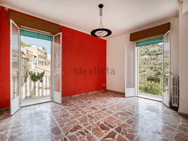 casa indipendente in vendita a Ragusa