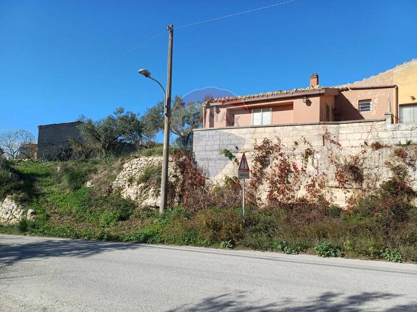 casa indipendente in vendita a Ragusa in zona San Giacomo / Bellocozzo