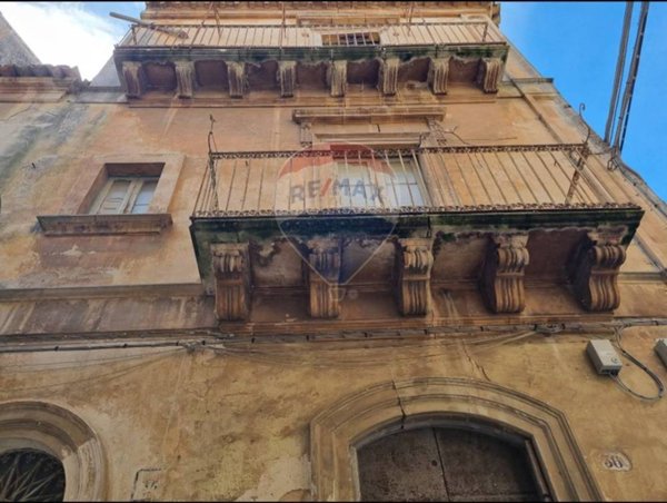 casa indipendente in vendita a Ragusa in zona Ragusa Centro