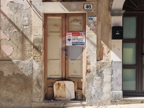 casa indipendente in vendita a Ragusa in zona Ragusa Centro